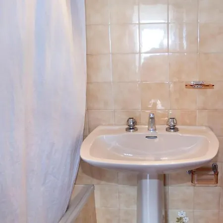 - 2 Bedrooms With Sea Views Young People Group Not Allowed - 6969 Portonovo